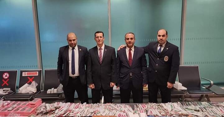 جمارك مطار القاهرة تضبط محاولة تهريب كمية من أدوات التجميل