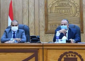 السكرتير العام يترأس اجتماع لجنة البت في تقنين أراضي الدولة بقنا