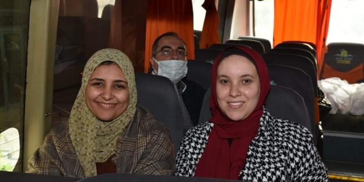 انطلاق قافلة جامعة عين شمس التنموية الشاملة لمحافظة قنا.