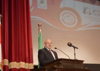 د. الخشت: جامعة القاهرة تقف على مسافة واحدة من جميع أبنائها الطلاب.