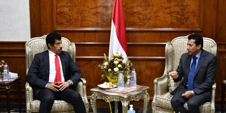 وزير الشباب والرياضة يلتقي سفير دولة قطر لدي مصر.