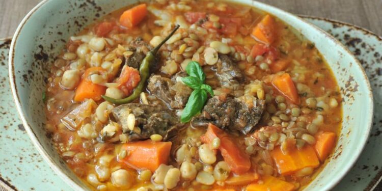 شوربة لحم وبقول.