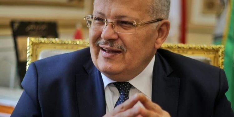 جامعة القاهرة تبدأ امتحانات “الميدتيرم” وسط إجراءات احترازية مشددة .