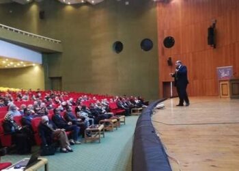 التعليم أولاً