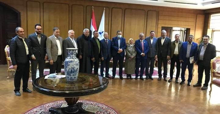 رئيس جامعة كفر الشيخ يستقبل نواب المحافظة