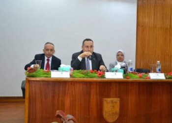 د. قنصوة يعلن عن حزمة من القرارت الهامة لتسهيل الإجراءات الإدارية للباحثين بجامعة الإسكندرية.