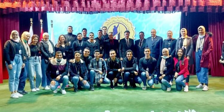 انطلاق البرنامج التدريبي لإعداد الطلاب المشاركين في أعمال تنظيم الفعاليات المختلفة بالمعهد .