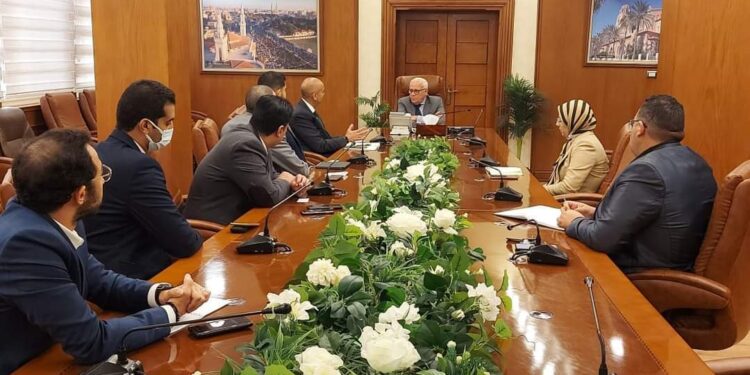 محافظ بورسعيد يلتقى مسؤولى شركة سيسكو العالمية لبحث سبل التعاون بين المحافظة والشركة.