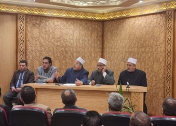 قطاعُ المعاهدِ الأزهريةِ يُناقشُ خططَ التوسعِ في إنشاءِ معاهدَ أزهريةٍ جديدة.