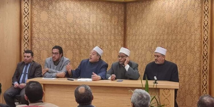 قطاعُ المعاهدِ الأزهريةِ يُناقشُ خططَ التوسعِ في إنشاءِ معاهدَ أزهريةٍ جديدة.