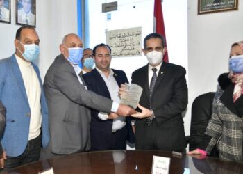 محافظ الغربية يتفقد المنشآت الرياضية بنادي اتحاد بسيون