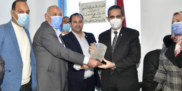 محافظ الغربية يتفقد المنشآت الرياضية بنادي اتحاد بسيون