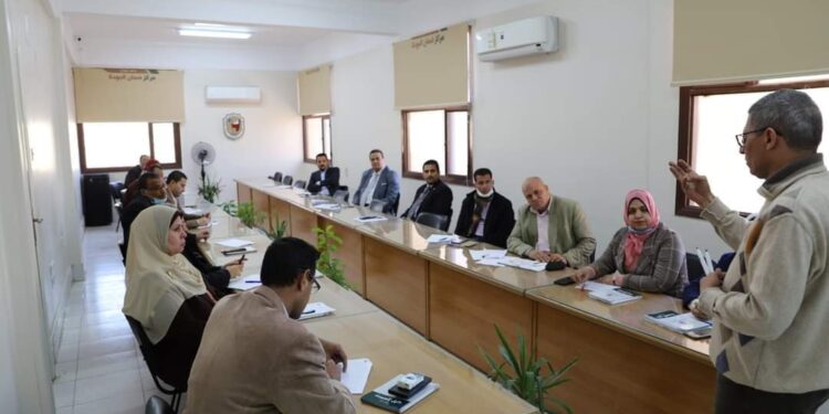 جامعة سوهاج تختتم دورة التوثيق وإجراءات إنشاء النظام الداخلى لضمان الجودة