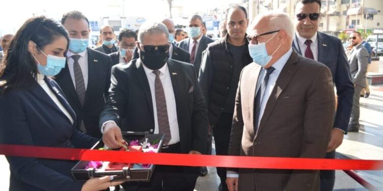 محافظ بورسعيد يفتتح فرع بنك مصر داخل بازار بورسعيد الجديد