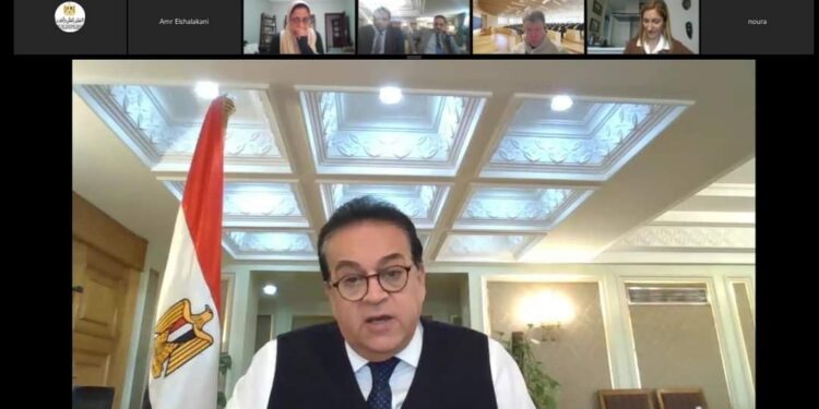 وزير التعليم العالي يعقد اجتماعًا مع مُمثلي البنك الدولي