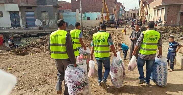 لحمايتهم من السقيع