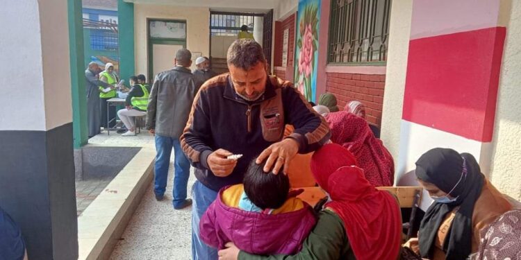 طارق رحمي: استمرار إطلاق القوافل الطبية في قرى زفتى لتوفير حياة كريمة .