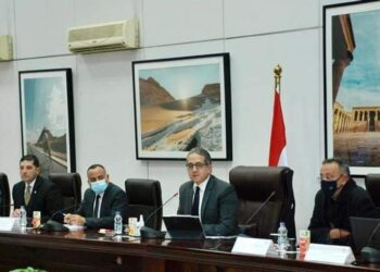 وزير السياحة والآثار يترأس اجتماع مجلس إدارة هيئة المتحف المصري الكبير. 
