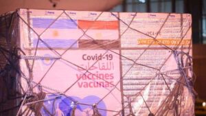 استقبال مليون جرعة من لقاح "أسترازينيكا" المضاد لفيروس كورونا. 