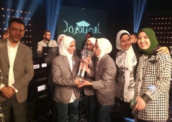 جامعة القاهرة تفوز بكأس مسابقة “عباقرة الجامعات” بعد تحقيق أفضل النتائج 