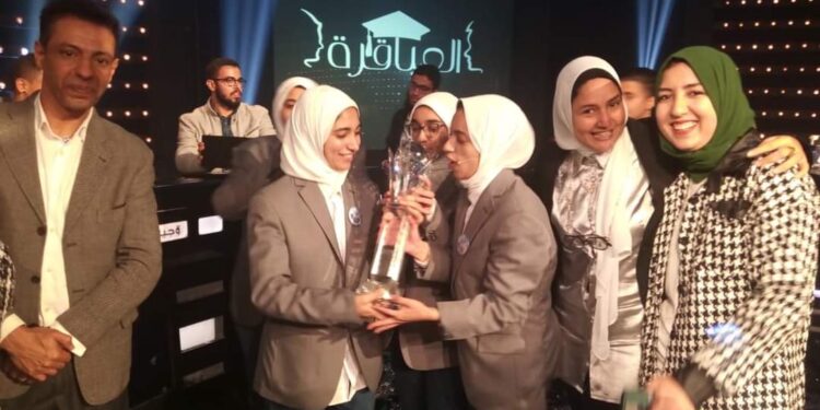 جامعة القاهرة تفوز بكأس مسابقة “عباقرة الجامعات” بعد تحقيق أفضل النتائج 