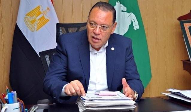 محافظ الشرقية يُتابع سير إنتظام إمتحانات اليوم الأول للصفوف النقل للمراحل المختلفه.