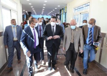 وزير التعليم العالي يفتتح المبنى الإداري الجديد بجامعة أسوان. 