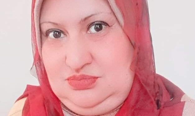 أنا على حق والجميع على باطل. 