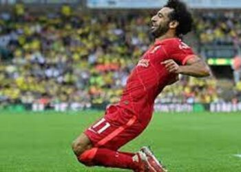 محمد صلاح يعلق على