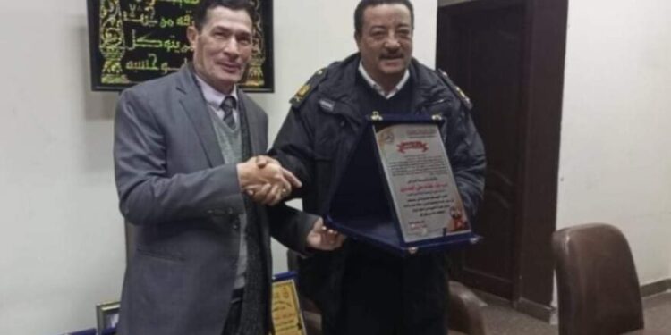 السلامونى يكرم الشرطة في عيدها.