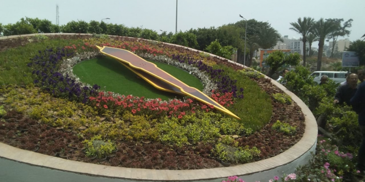 ساعة الزهور