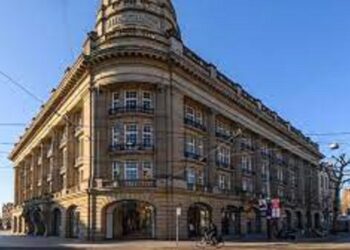 الشرطة تصدم