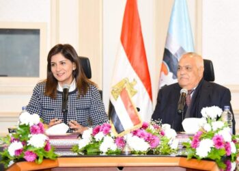 وزيرة الهجرة: “مصر تستطيع بالصناعة” تدعيم خطط وتوجيهات الدولة المصرية لتطوير الصناعة. 