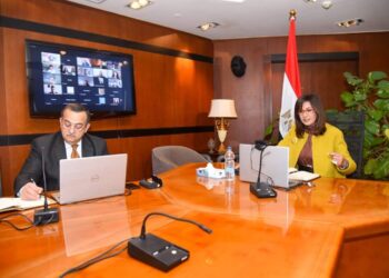 مركز “الهجرة”  ينظم حلقة نقاشية مع مجموعة من الشباب المصريين في هولندا. 