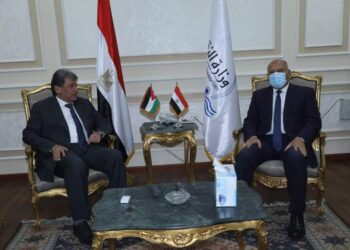 ” الوزير” إيفاد وفد من المهندسين  بزيارة الاردن للتعاون مع الجانب الاردني في تطوير خط السكك الحديدية. 