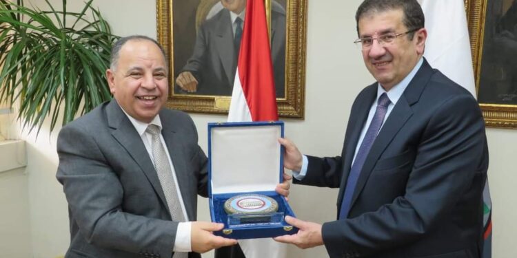 وزير مالية الأردن: مصر تشهد نهضة غير مسبوقة تسهم فى تعزيز القدرات العربية. 