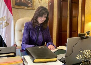 ”  نبيلة مكرم” تثمن جهود الشباب القائم  لاهتمامهم بتعليم اللغة العربية للأطفال المصريين في ألمانيا. 