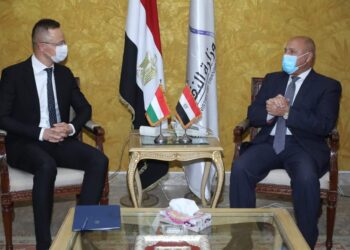 وزير النقل: بحث التعاون المشترك في مشروعات النقل النهري الأخضر المستدام الصديق للبيئة.