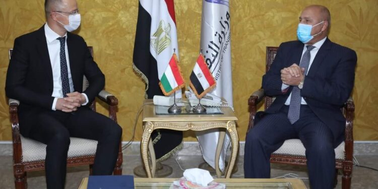 وزير النقل: بحث التعاون المشترك في مشروعات النقل النهري الأخضر المستدام الصديق للبيئة.