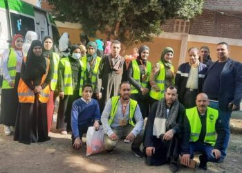 أمانة أبنوب تنظم قافلة طبية توقع الكشف الطبى على ٩٠٠ مواطن وتصرف العلاج بالمجان. 