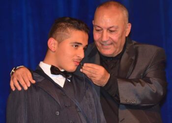 أبطال متلازمة داون يقدمون العرض المسرحي ” أبطال الحكاية “