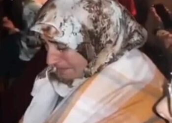 (ماتبكيش يا أمي عليا)