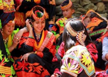 شعب يمتلك إكسيرا للحياة .. نسائه جميلات تنجبن في ال 70