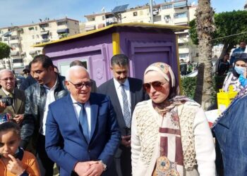 محافظ بورسعيد يفتتح مشروع الكامب