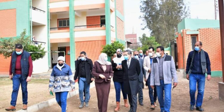 رحمي يتفقد مشروعات الصرف الصحي ضمن مبادرة حياة كريمة