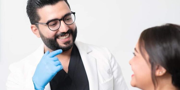 روشتة خبير التجميل سمير غرابة للحفاظ على نضارة البشرة خلال فترة المراهقة