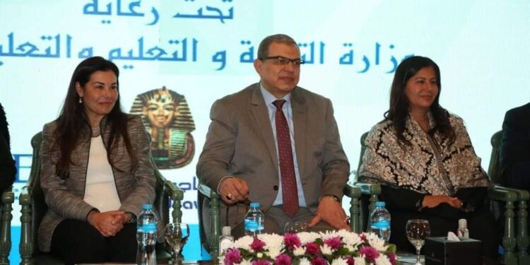 مؤسسة محمد فريد خميس لتنمية المجتمع تُكرم المائة أوائل الثانوية العامة للعام الثامن علي التوالي.