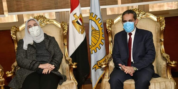 محافظ الغربية يستقبل وزيرة التضامن بديوان عام المحافظة.