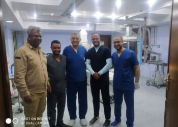 قنا العام تجري قسطرة مخية معقد بنجاح