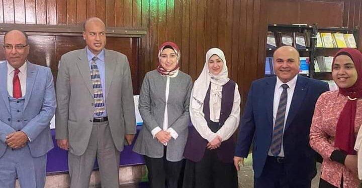 عميد ووكلاء حقوق عين شمس يقومون بافتتاح معرض الكتاب القانوني